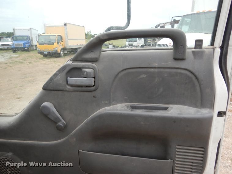 image for item DG6882 1998 GMC TB400  street sweeper truck