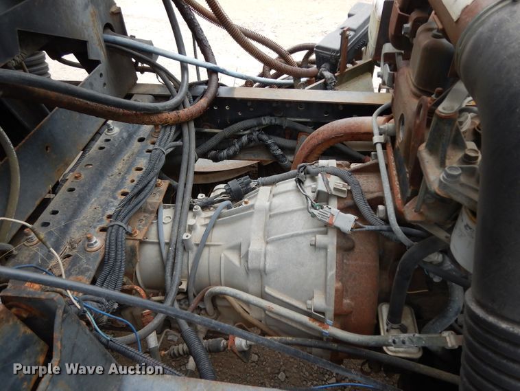 image for item DG6882 1998 GMC TB400  street sweeper truck