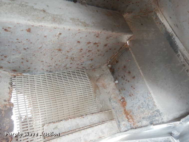 image for item DG6882 1998 GMC TB400  street sweeper truck