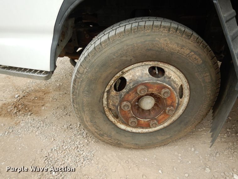 image for item DG6882 1998 GMC TB400  street sweeper truck