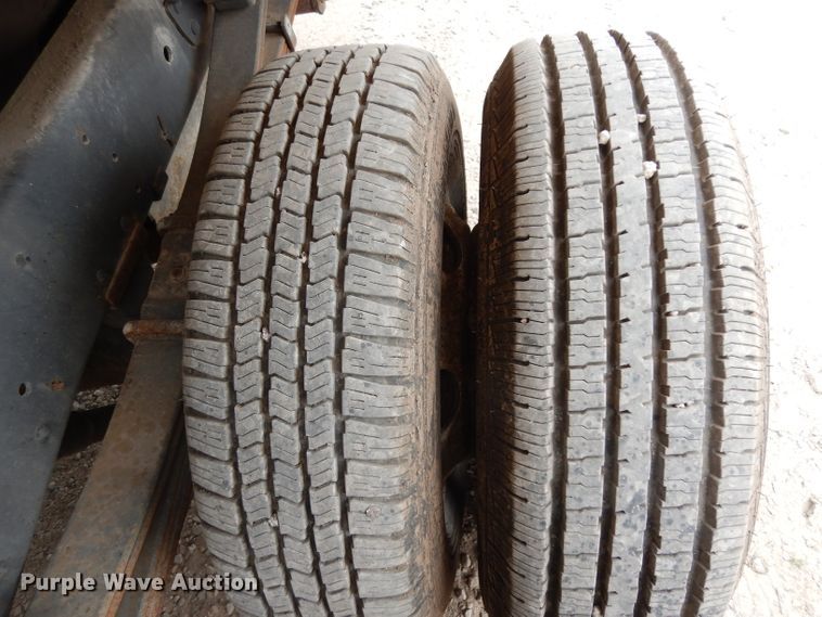 image for item DG6882 1998 GMC TB400  street sweeper truck