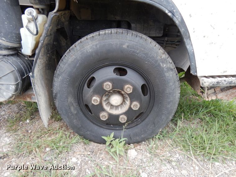 image for item DG6885 2007 GMC W4500  box truck