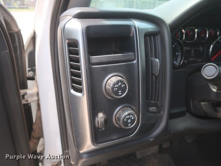 image for item DG7207 2014 Chevrolet Silverado 1500  Crew Cab pickup truck