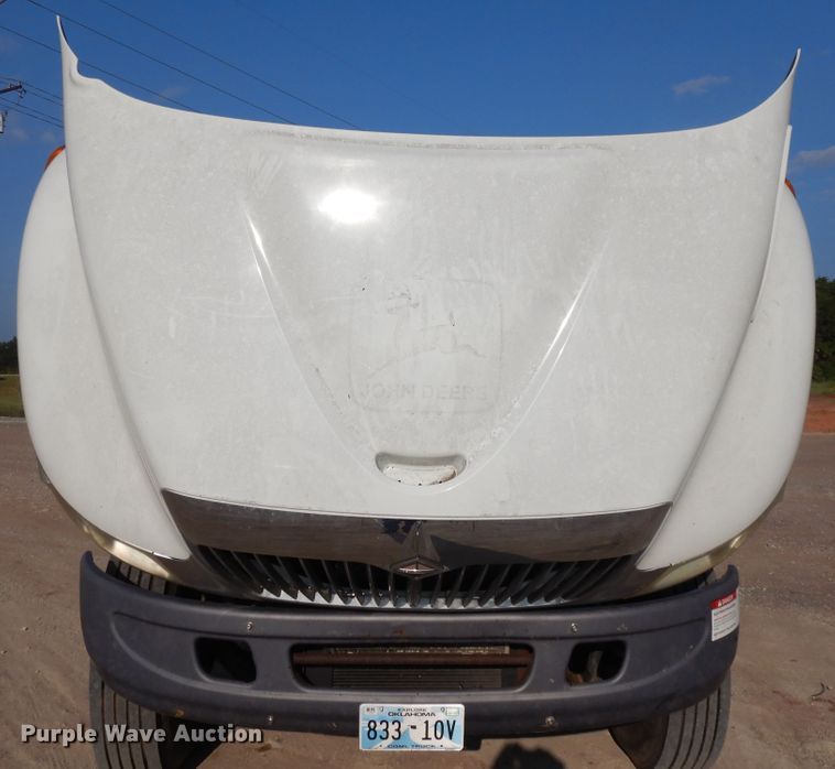 image for item DH0051 2004 International 4300  flatbed truck