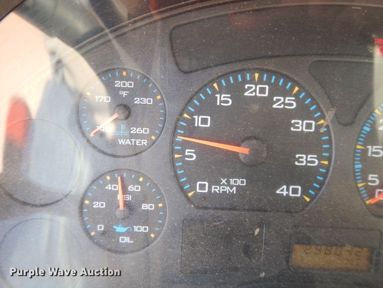 image for item DH0051 2004 International 4300  flatbed truck