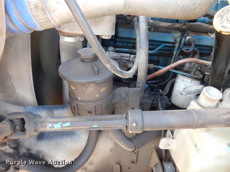 image for item DH0051 2004 International 4300  flatbed truck