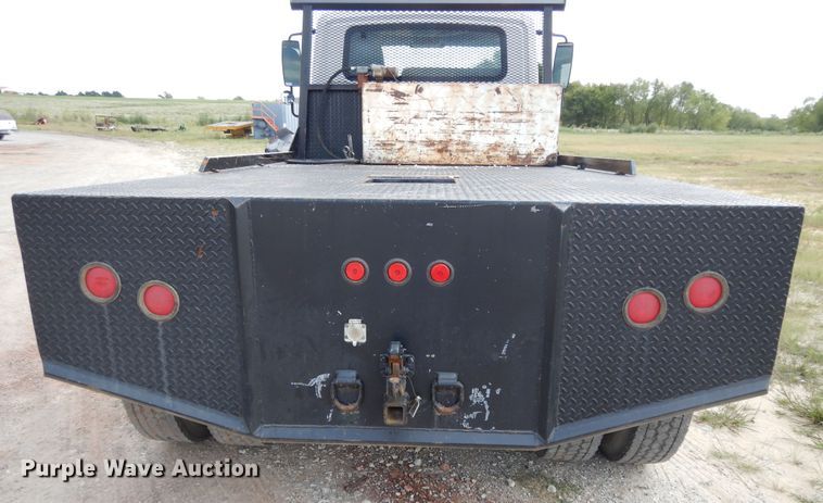 image for item DH0051 2004 International 4300  flatbed truck