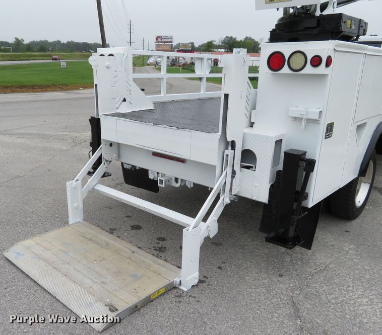 image for item DH1180 2007 Ford F550 Super Duty XL  utility truck