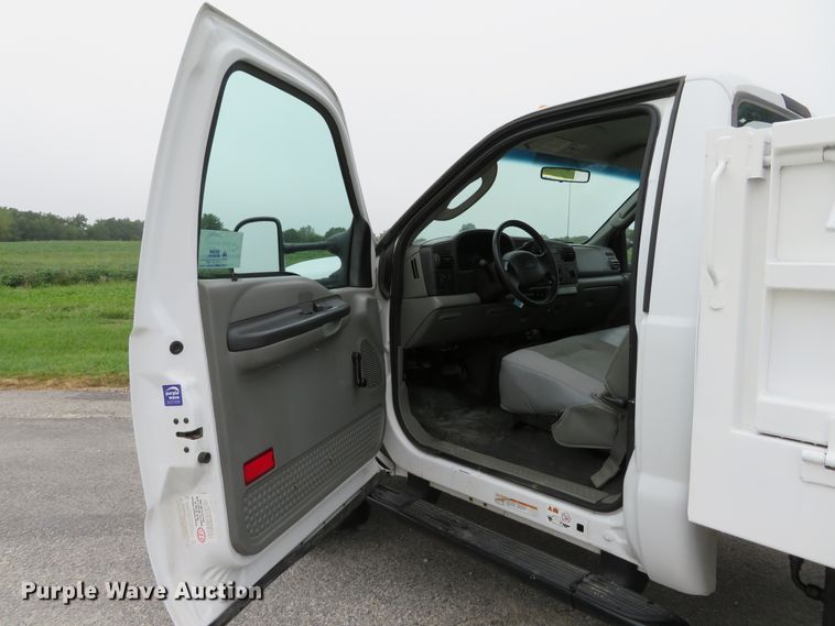 image for item DH1180 2007 Ford F550 Super Duty XL  utility truck