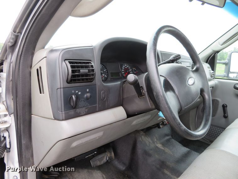 image for item DH1180 2007 Ford F550 Super Duty XL  utility truck
