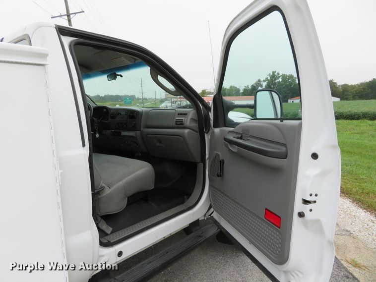 image for item DH1180 2007 Ford F550 Super Duty XL  utility truck