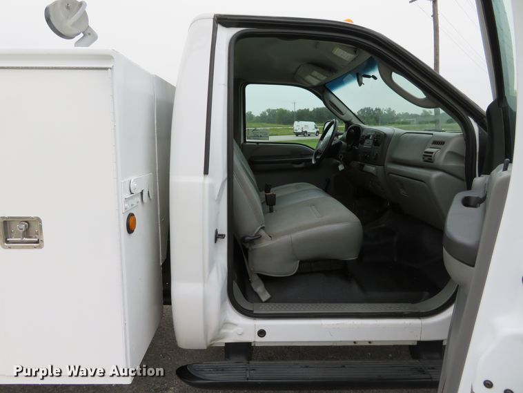 image for item DH1180 2007 Ford F550 Super Duty XL  utility truck
