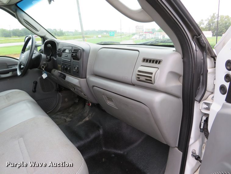 image for item DH1180 2007 Ford F550 Super Duty XL  utility truck