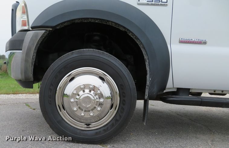 image for item DH1180 2007 Ford F550 Super Duty XL  utility truck
