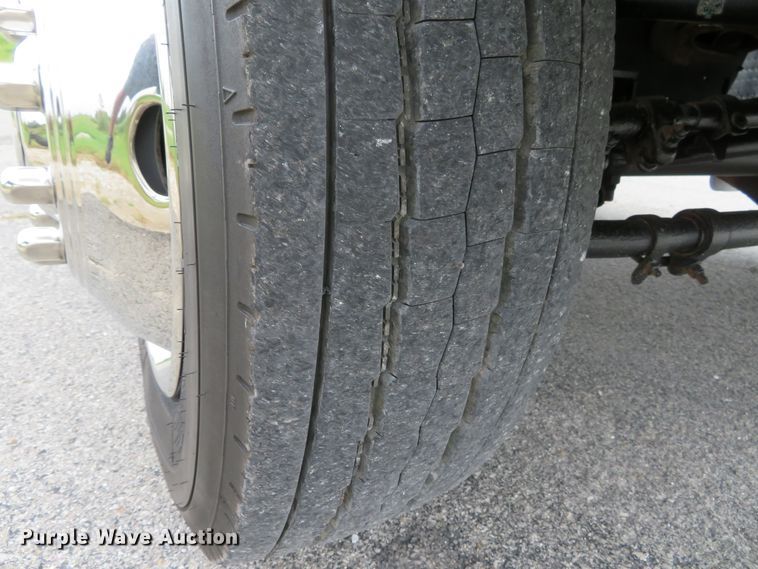 image for item DH1180 2007 Ford F550 Super Duty XL  utility truck