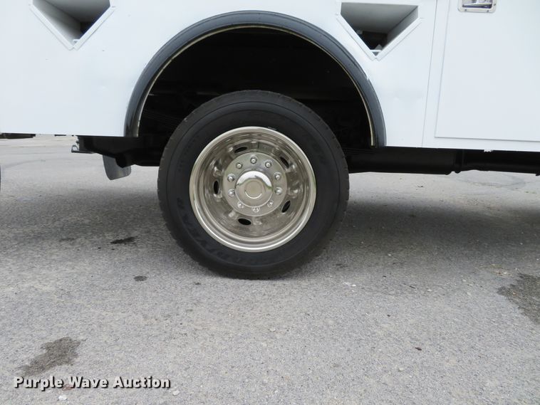 image for item DH1180 2007 Ford F550 Super Duty XL  utility truck