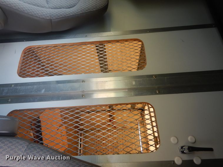 image for item DH5130 2005 Chevrolet Express 3500  delivery truck