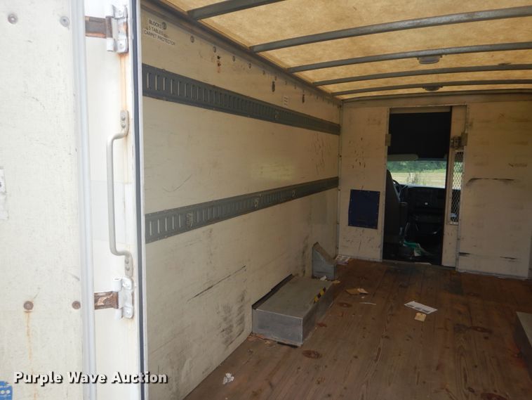 image for item DH5130 2005 Chevrolet Express 3500  delivery truck