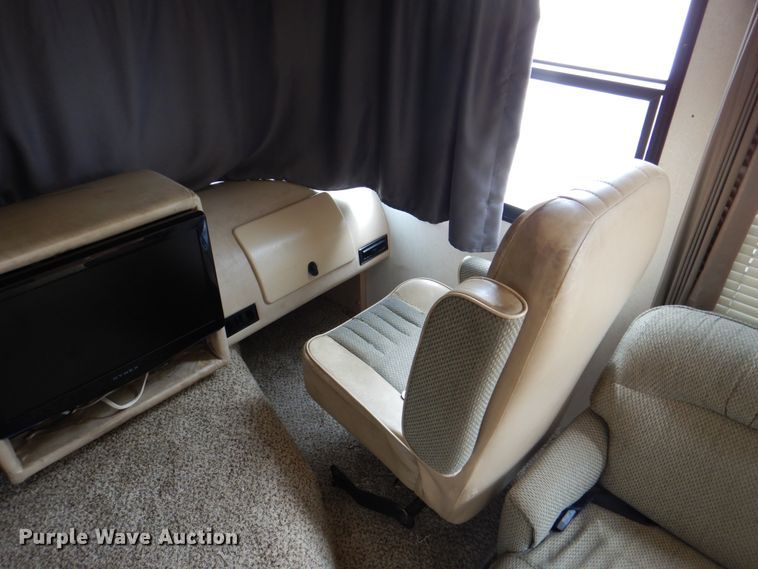 image for item DH5378 2001 Coachmen Workhorse P32 Mirada 300QB  rv