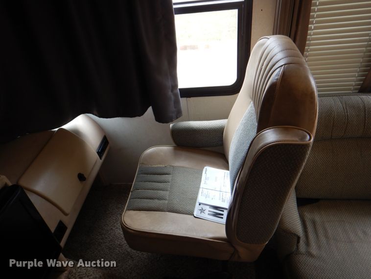 image for item DH5378 2001 Coachmen Workhorse P32 Mirada 300QB  rv