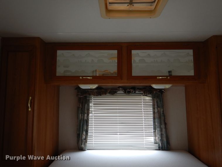 image for item DH5378 2001 Coachmen Workhorse P32 Mirada 300QB  rv