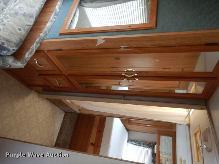 image for item DH5378 2001 Coachmen Workhorse P32 Mirada 300QB  rv