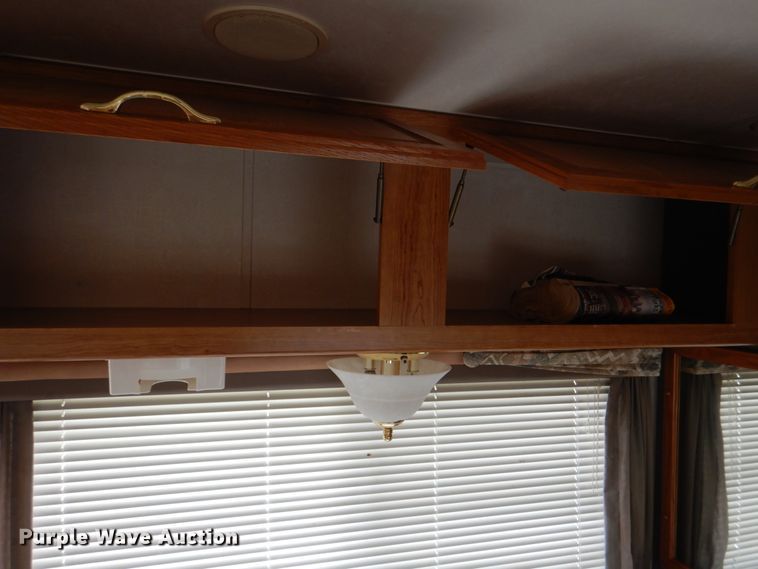 image for item DH5378 2001 Coachmen Workhorse P32 Mirada 300QB  rv