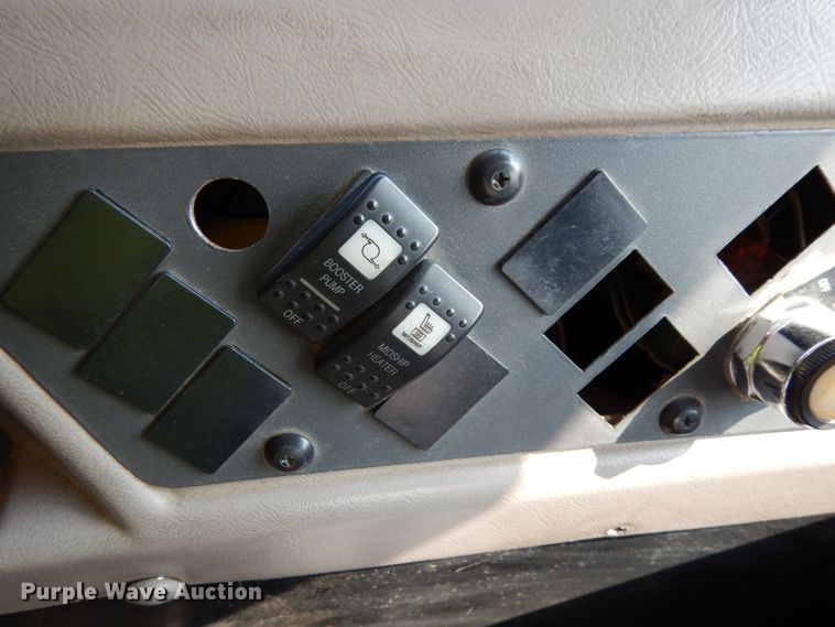 image for item DH6642 2005 International RE300  school bus