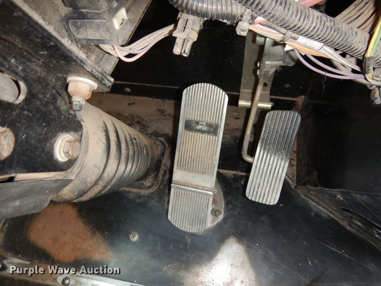 image for item DH6642 2005 International RE300  school bus