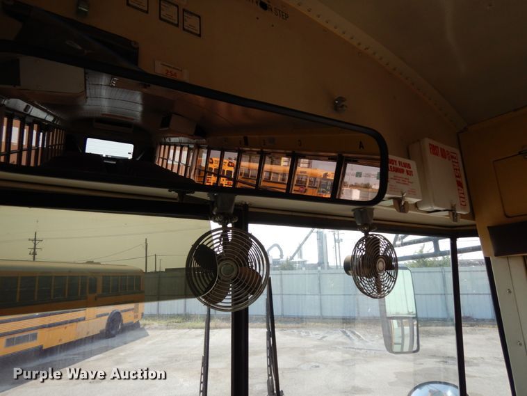 image for item DH6642 2005 International RE300  school bus
