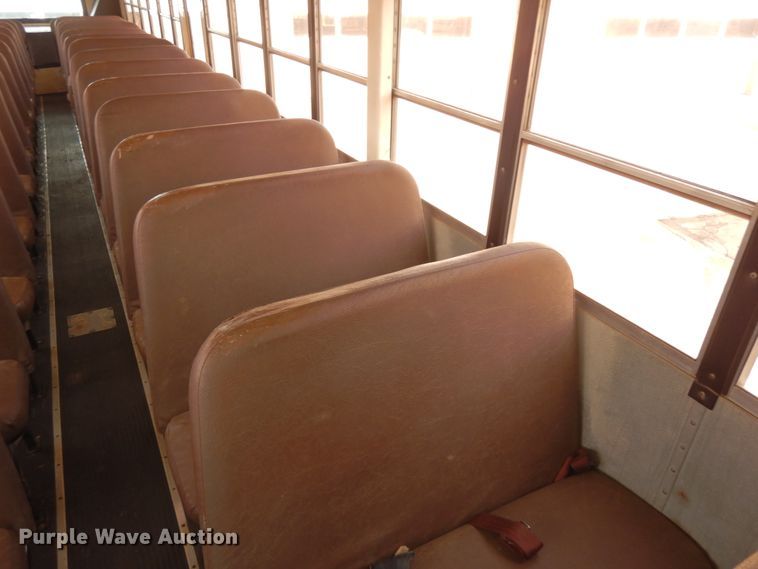 image for item DH6642 2005 International RE300  school bus