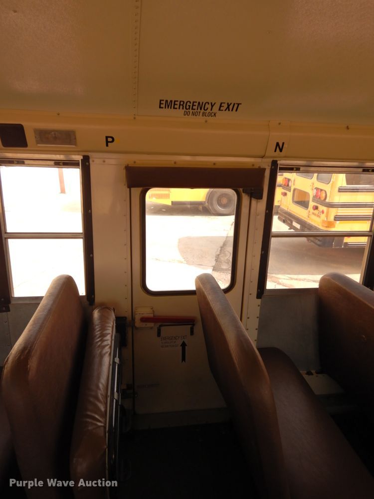 image for item DH6642 2005 International RE300  school bus