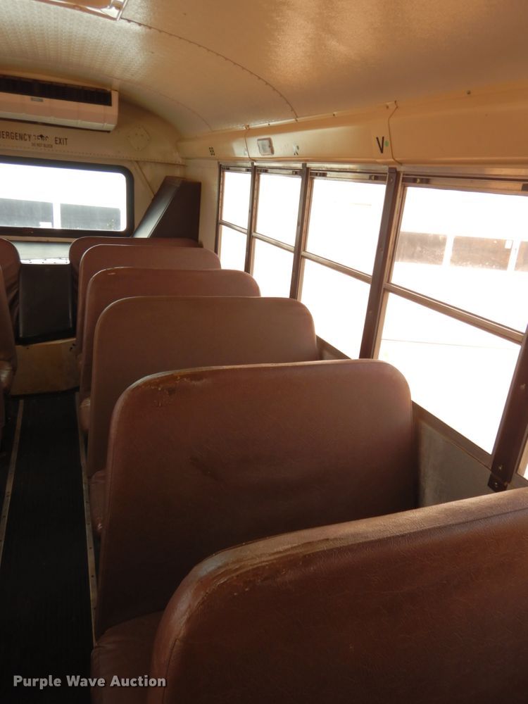 image for item DH6642 2005 International RE300  school bus
