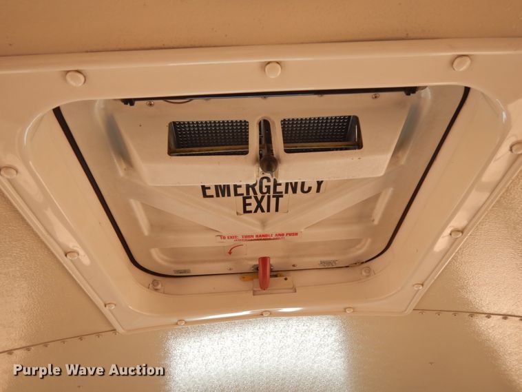 image for item DH6642 2005 International RE300  school bus