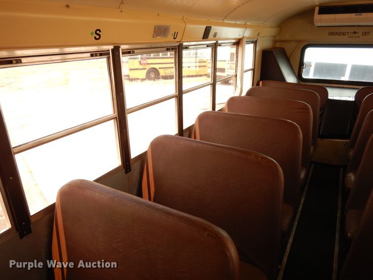 image for item DH6642 2005 International RE300  school bus