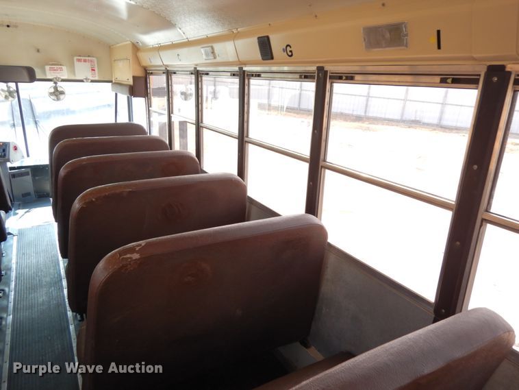 image for item DH6642 2005 International RE300  school bus