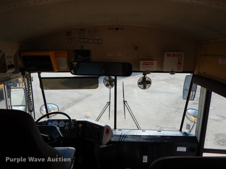 image for item DH6642 2005 International RE300  school bus