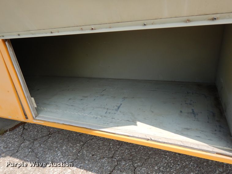 image for item DH6642 2005 International RE300  school bus