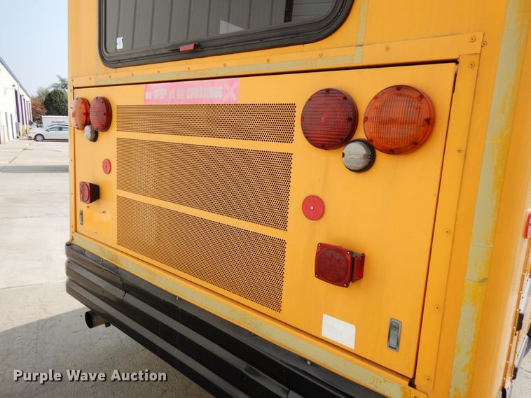 image for item DH6642 2005 International RE300  school bus