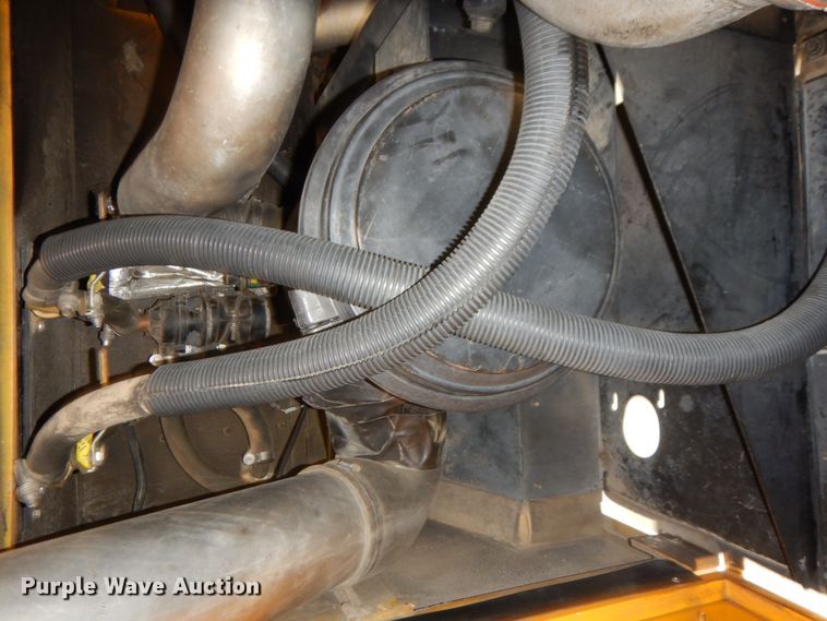 image for item DH6642 2005 International RE300  school bus