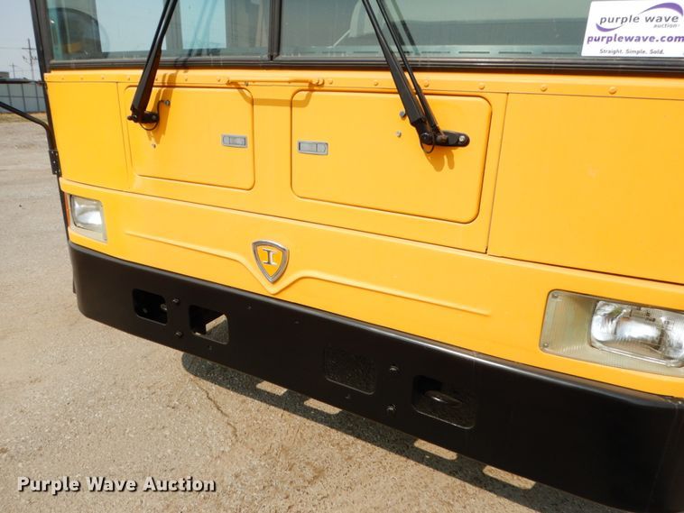 image for item DH6642 2005 International RE300  school bus