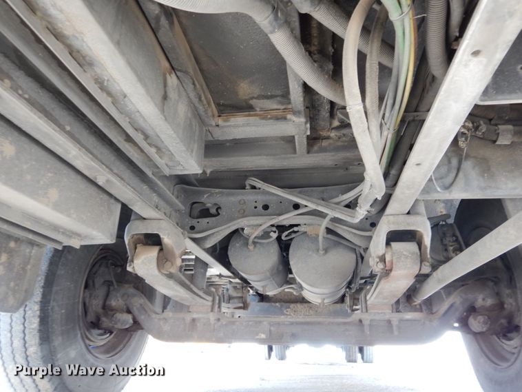 image for item DH6642 2005 International RE300  school bus