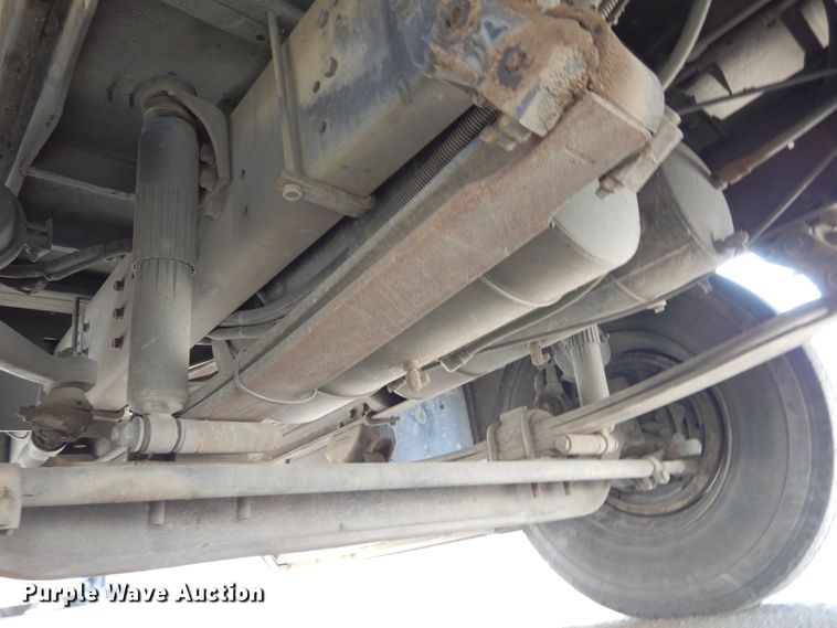 image for item DH6642 2005 International RE300  school bus