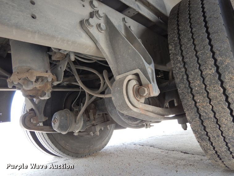 image for item DH6642 2005 International RE300  school bus