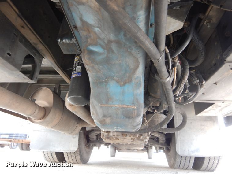 image for item DH6642 2005 International RE300  school bus