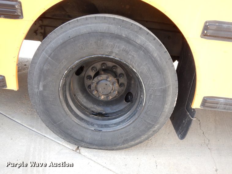 image for item DH6642 2005 International RE300  school bus