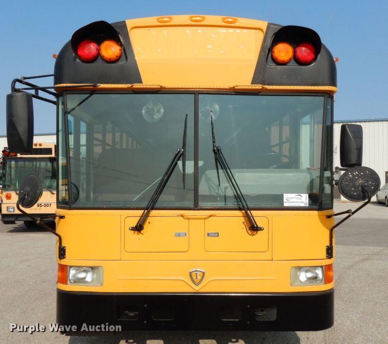 image for item DH6643 2005 International RE300  school bus
