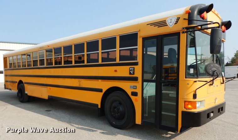 image for item DH6643 2005 International RE300  school bus