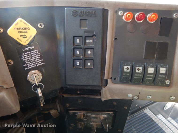 image for item DH6643 2005 International RE300  school bus