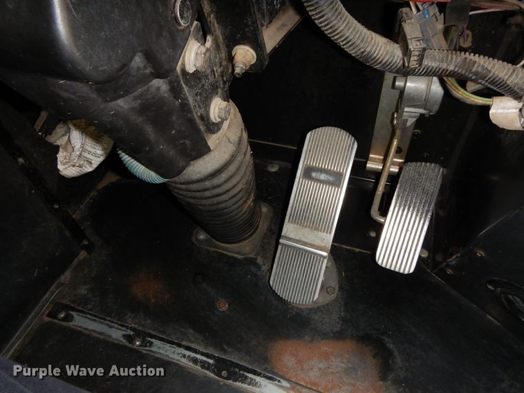 image for item DH6643 2005 International RE300  school bus